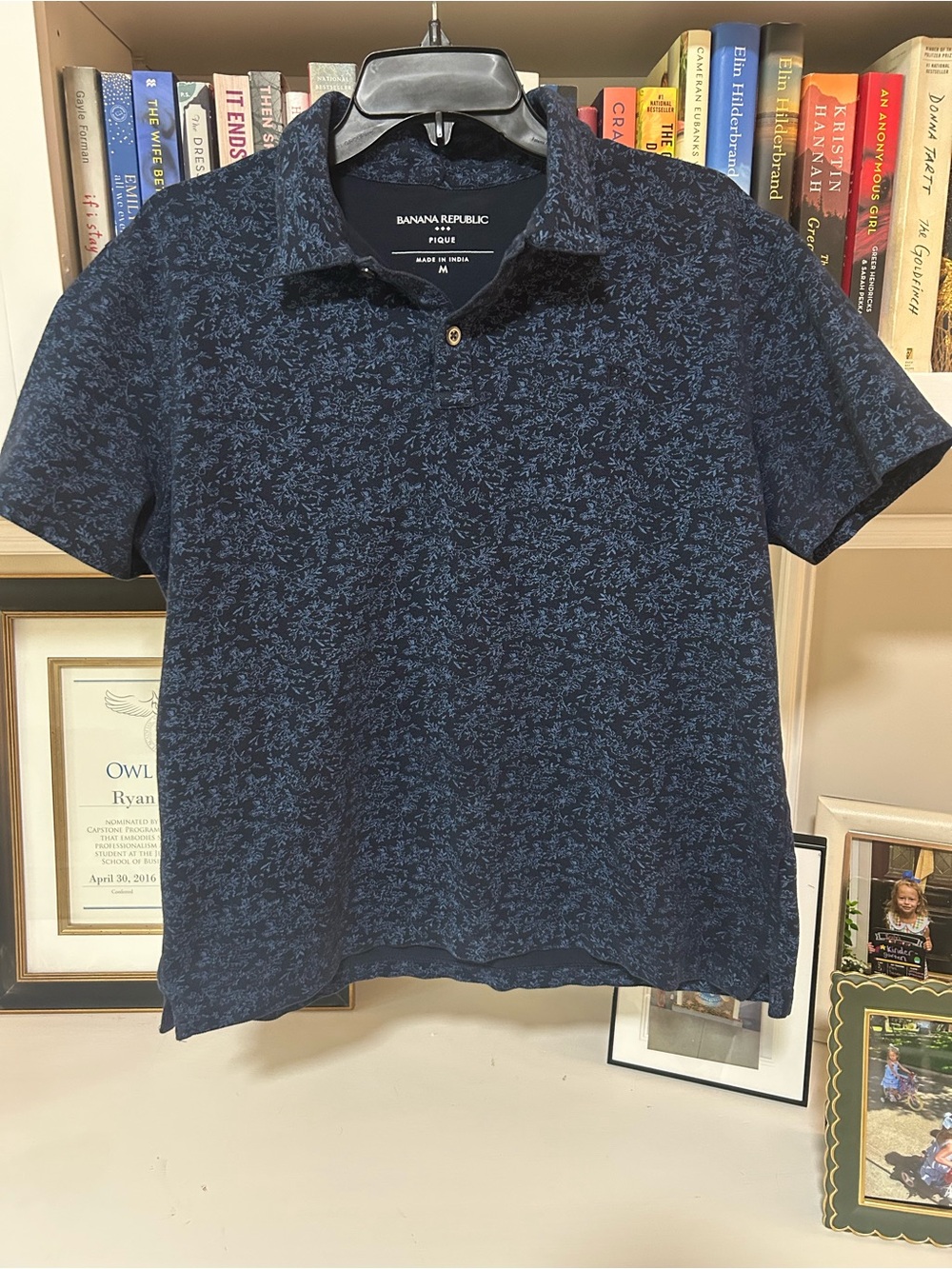 Banana Republic Collared Polo Blue Floral Print On Navy Short Slv Size M